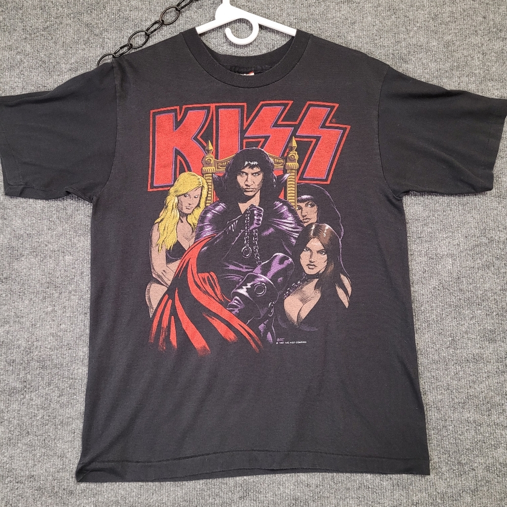 KISS Vintage Graphic Black T-Shirt GENE SIMMONS L
